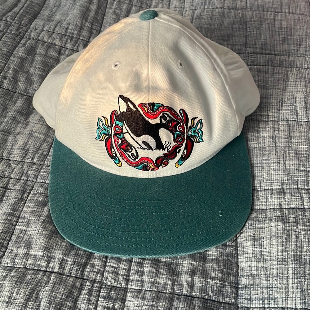 Vintage Seaworld White and Teal Hat